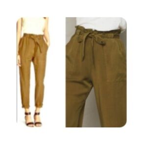 High waisted pants with belt